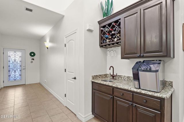 3136 BLUE DIRT Circle, El Paso, TX 79938