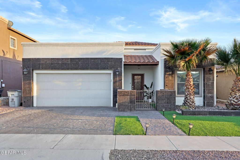 3136 BLUE DIRT Circle, El Paso, TX 79938