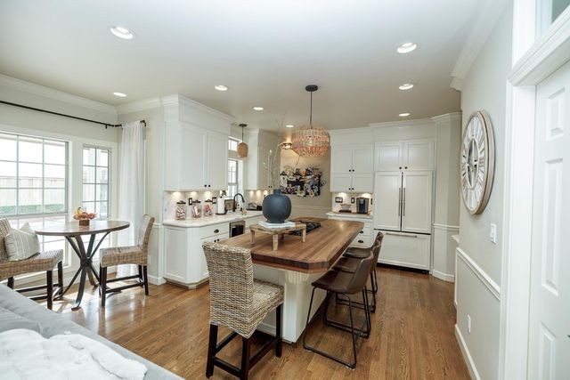 2220 Castleview Dr, Turlock, CA 95382