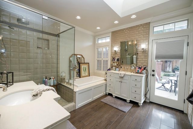 2220 Castleview Dr, Turlock, CA 95382