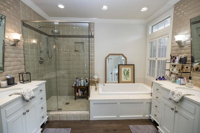 2220 Castleview Dr, Turlock, CA 95382