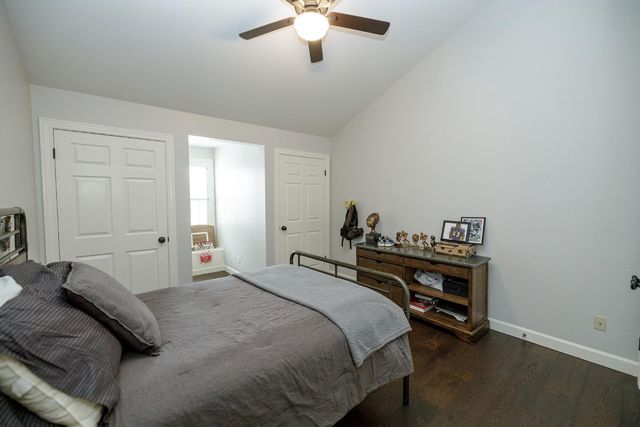 2220 Castleview Dr, Turlock, CA 95382