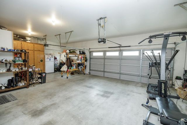 2220 Castleview Dr, Turlock, CA 95382