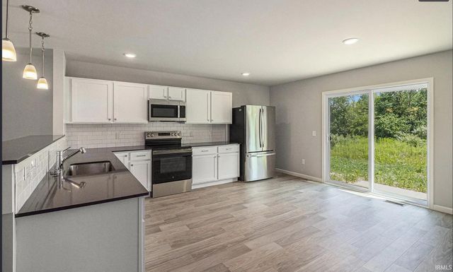 50612 Hunters Edge Drive, Elkhart, IN 46514