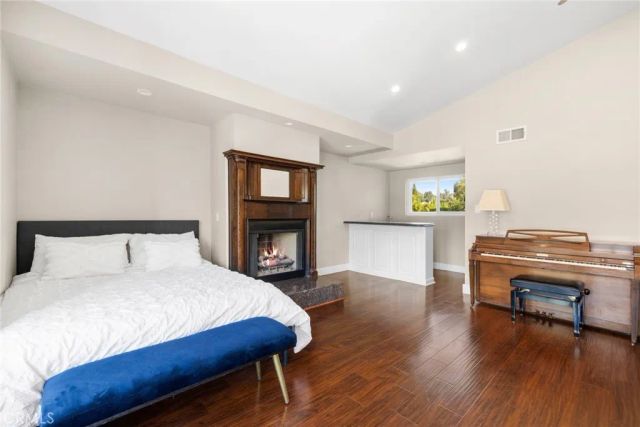 18938 Granada Circle, Porter Ranch, CA 91326