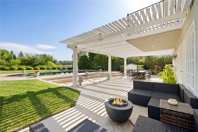 18938 Granada Circle, Porter Ranch, CA 91326