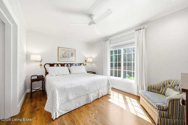 3910 Olympic Ave, Louisville, KY 40207