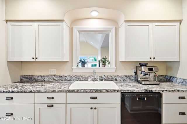 3910 Olympic Ave, Louisville, KY 40207