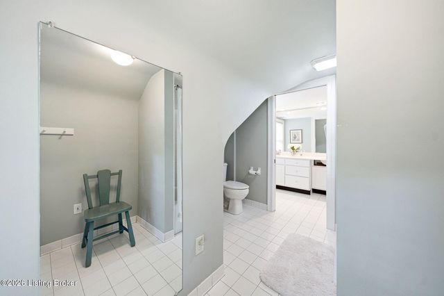 3910 Olympic Ave, Louisville, KY 40207