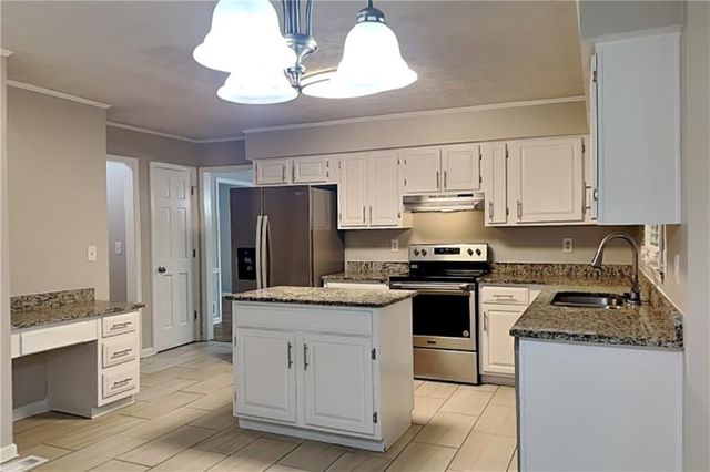 1302 Milstead Trace NE, Marietta, GA 30066