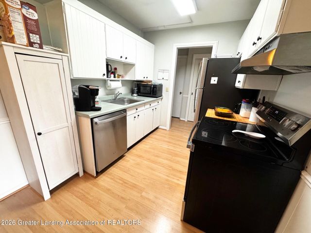 1740 Wellington Road 207, Lansing, MI 48910