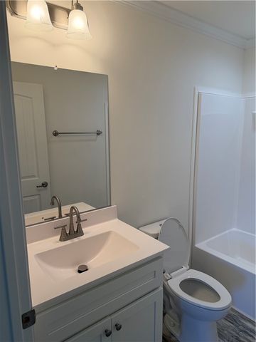 540 E South 5th Street, Seneca, SC 29678