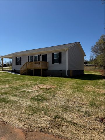 540 E South 5th Street, Seneca, SC 29678