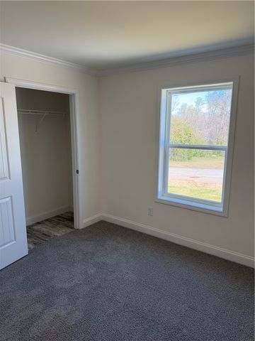 540 E South 5th Street, Seneca, SC 29678