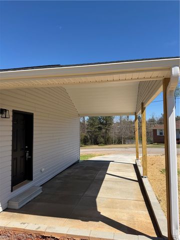 540 E South 5th Street, Seneca, SC 29678