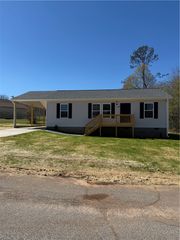 540 E South 5th Street, Seneca, SC 29678