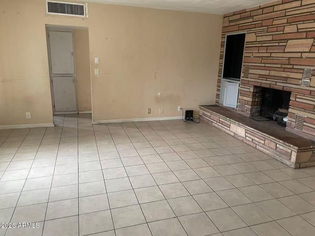 1541 W Pepper Place, Mesa, AZ 85201