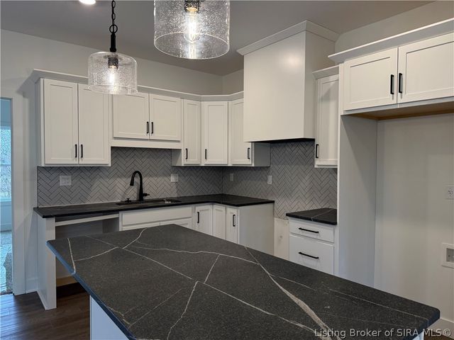 4640 Red Tail Ridge 213, Jeffersonville, IN 47130