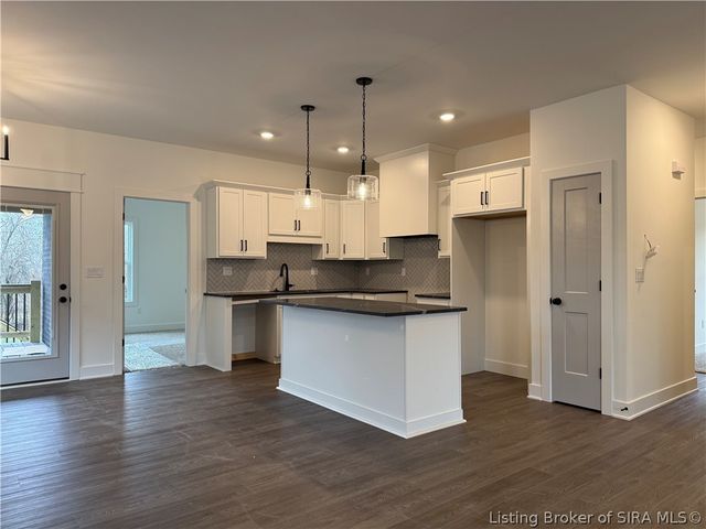 4640 Red Tail Ridge 213, Jeffersonville, IN 47130