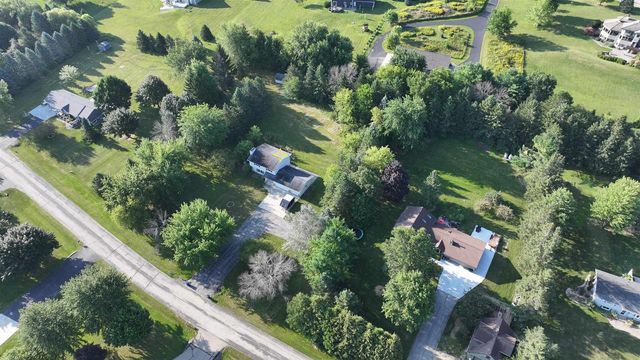 W9355 COUNTRY COVE LANE, Hortonville, WI 54944