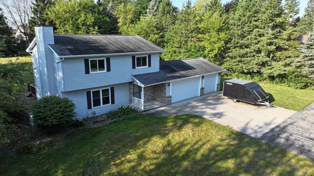 W9355 COUNTRY COVE LANE, Hortonville, WI 54944