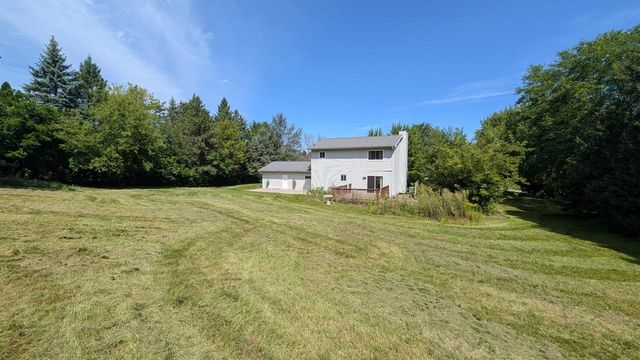 W9355 COUNTRY COVE LANE, Hortonville, WI 54944