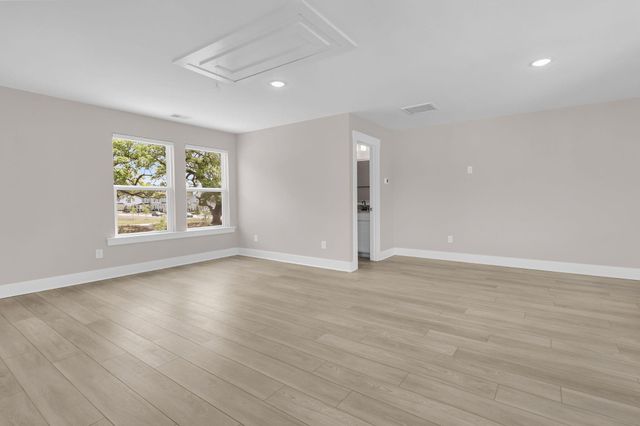 845 Hopewell Drive, Charleston, SC 29492