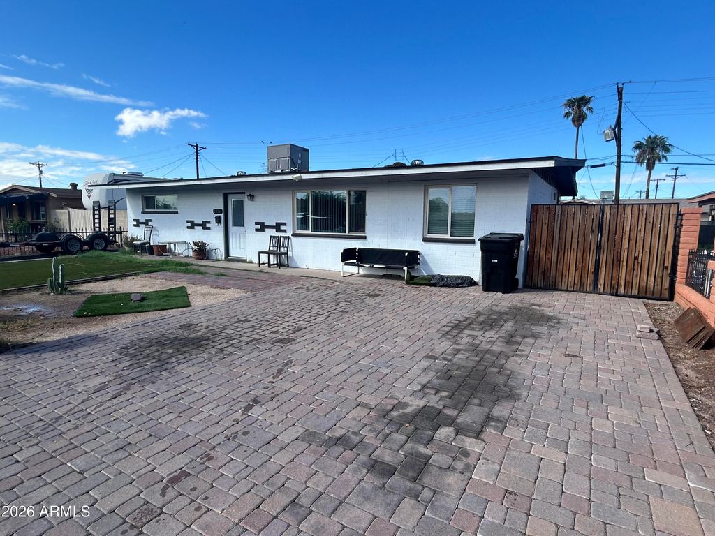 1356 N 39TH Avenue, Phoenix, AZ 85009 — exterior