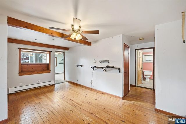 33 Setting Sun Trail, West Milford, NJ 07480