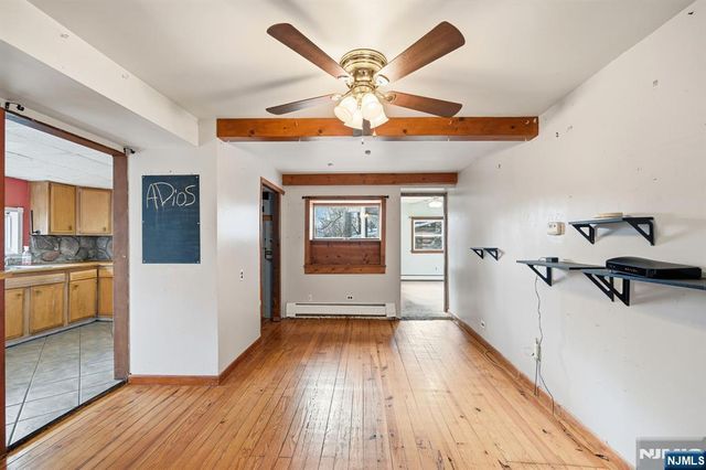 33 Setting Sun Trail, West Milford, NJ 07480