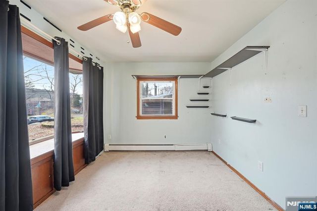 33 Setting Sun Trail, West Milford, NJ 07480