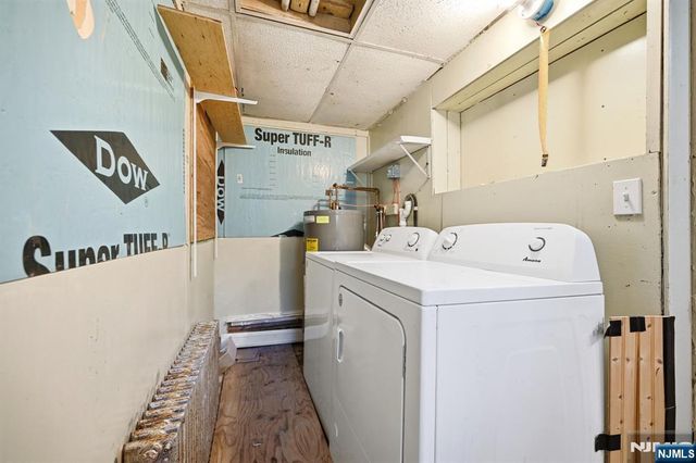 33 Setting Sun Trail, West Milford, NJ 07480