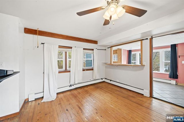 33 Setting Sun Trail, West Milford, NJ 07480