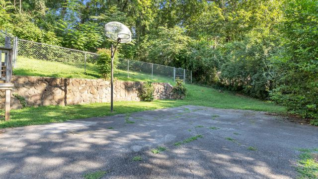 3639 Woodmont Drive, Chattanooga, TN 37415