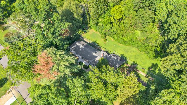 3639 Woodmont Drive, Chattanooga, TN 37415