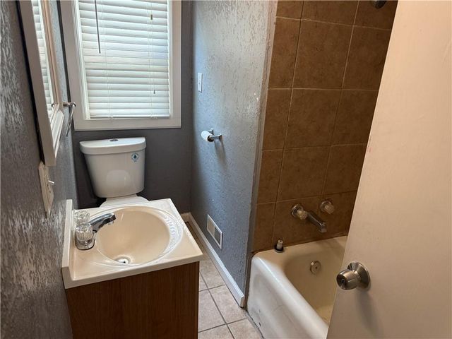 4245 Paseo Boulevard, Kansas City, MO 64110