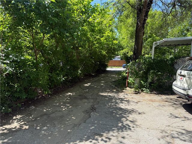 4245 Paseo Boulevard, Kansas City, MO 64110
