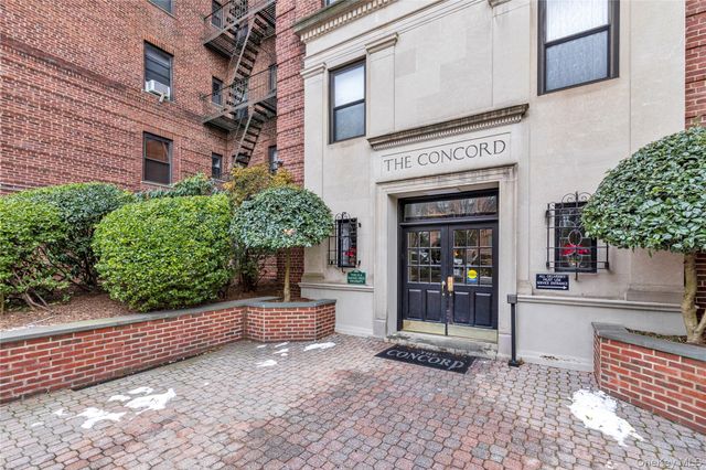 25-40 31 Avenue 4E, Astoria, NY 11106