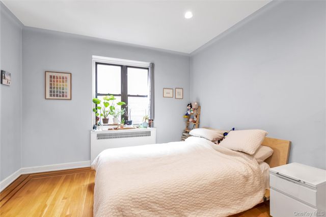25-40 31 Avenue 4E, Astoria, NY 11106