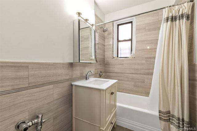 25-40 31 Avenue 4E, Astoria, NY 11106