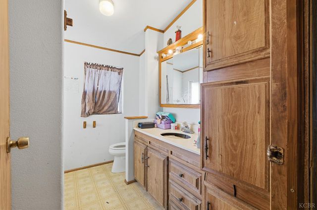 601 S Phillips Street, Hanford, CA 93230