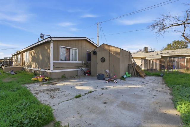 601 S Phillips Street, Hanford, CA 93230