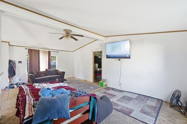 601 S Phillips Street, Hanford, CA 93230