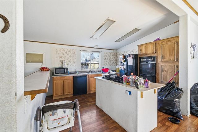 601 S Phillips Street, Hanford, CA 93230