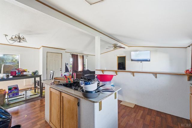 601 S Phillips Street, Hanford, CA 93230