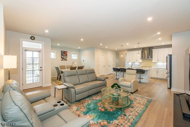 24 Willow Ln 24, Parsippany-troy Hills Twp., NJ 07054