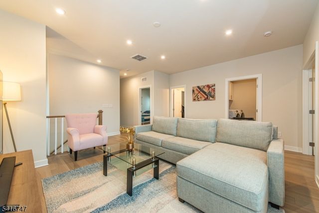 24 Willow Ln 24, Parsippany-troy Hills Twp., NJ 07054