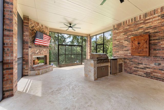 3565 Falcon Way, Conroe, TX 77304
