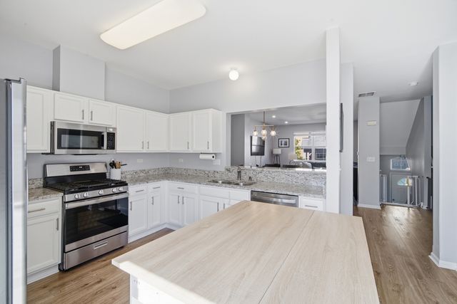 1103 N Claremont Drive, Palatine, IL 60067