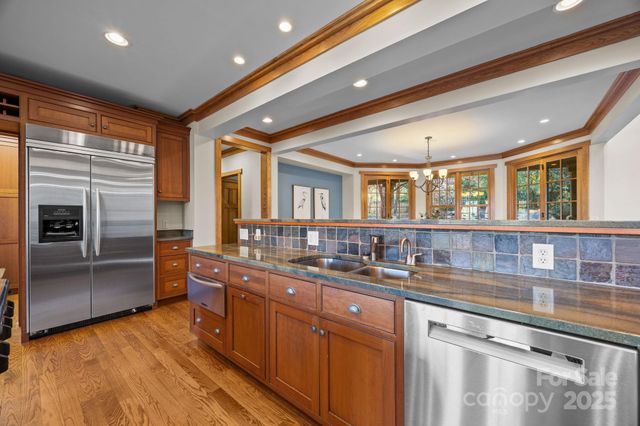 47 Cedar Hill Drive, Asheville, NC 28803